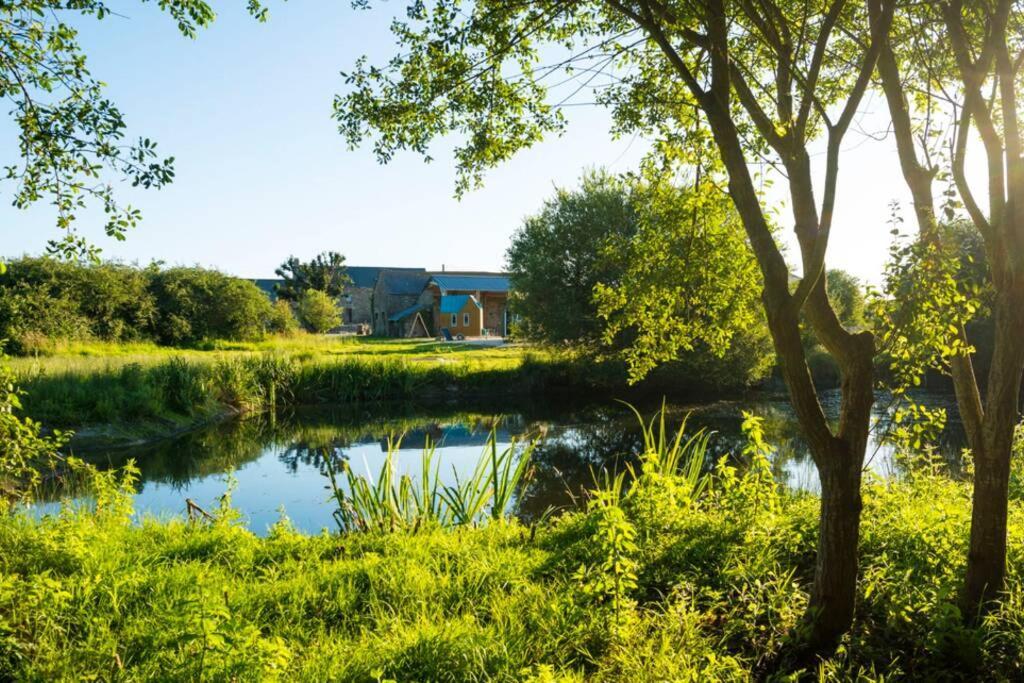 La Ferme Du Golf, Gite Atypique Et Artistique Lancieux Ngoại thất bức ảnh