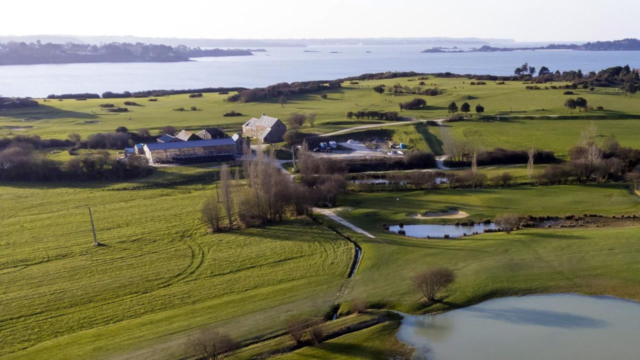 La Ferme Du Golf, Gite Atypique Et Artistique Lancieux Ngoại thất bức ảnh